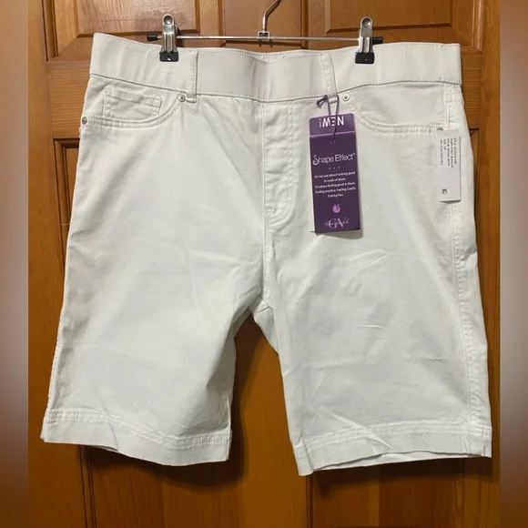 NWT Gloria Vanderbilt High Rise Bermuda Short - Picture 3 of 5